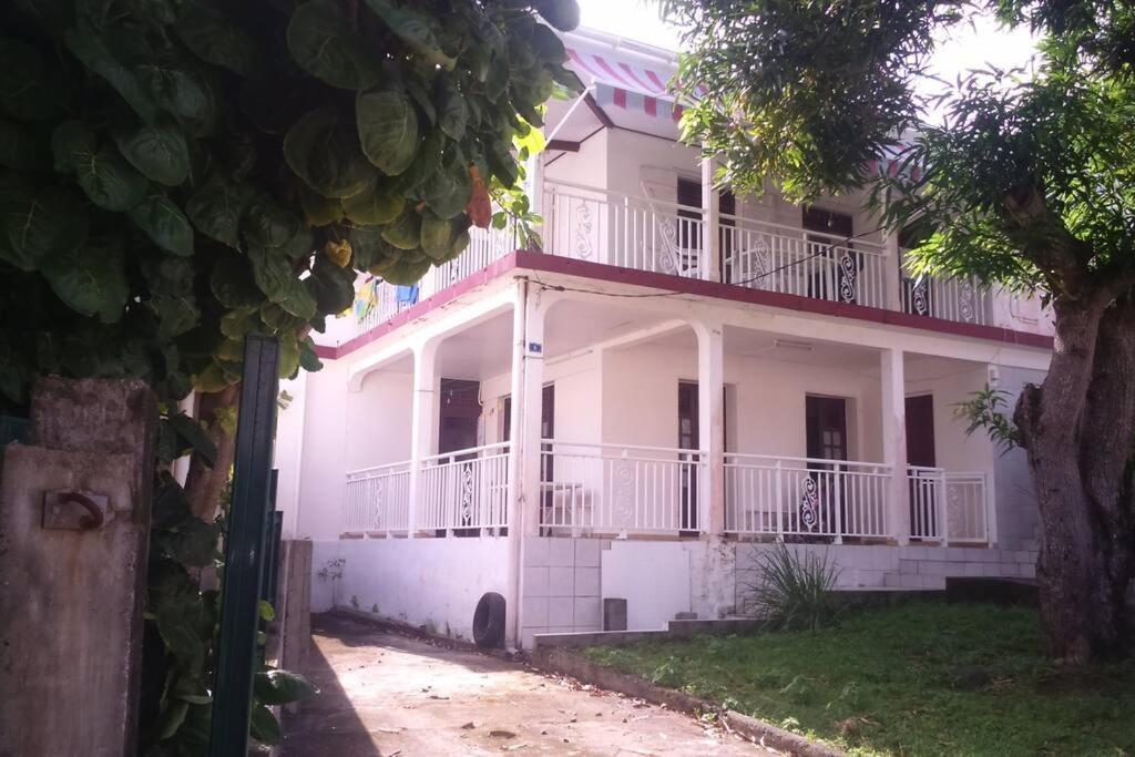 Maison En Bord De Mer A Trois Rivieres. Exterior foto